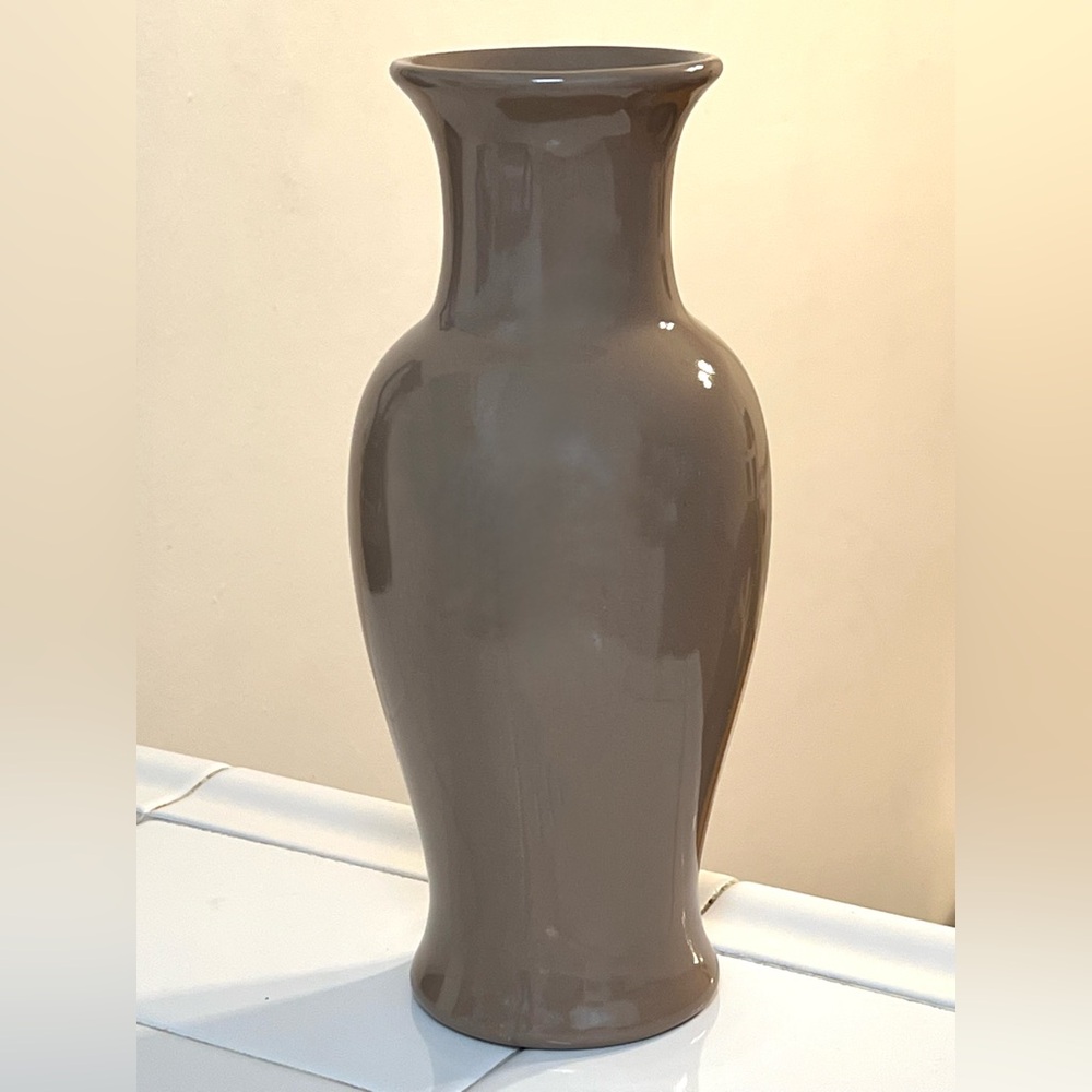 VTG Royal Haeger Light Brown Ceramic Pottery Signed Flower Vase 10 in Height